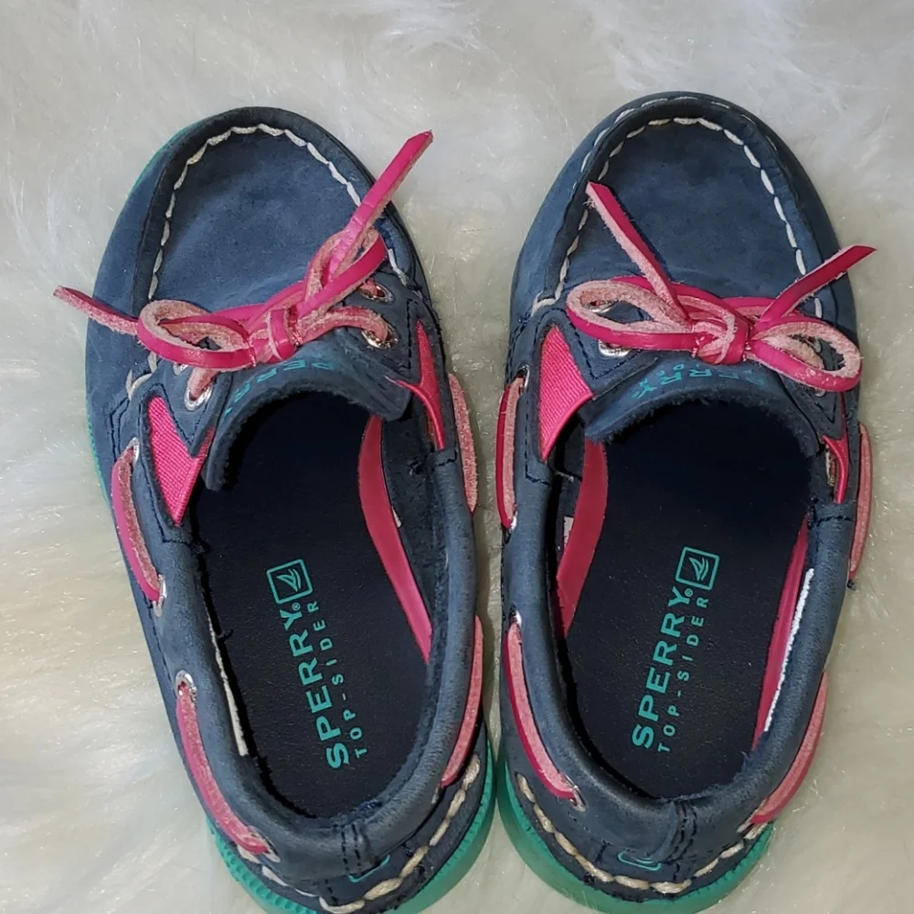 Girl's Sperry top sider boat shoes 8.5c